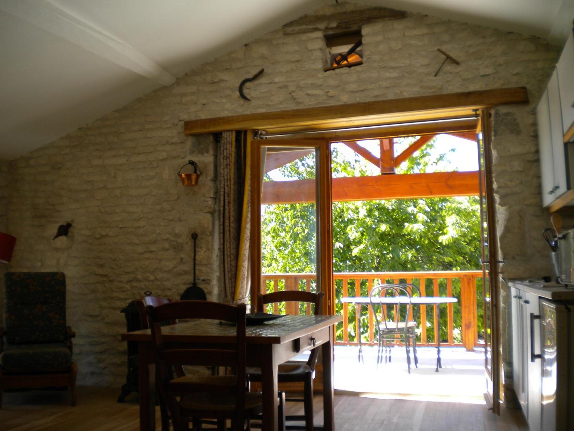 Au Col De Cygne Apartment Blanzac-les-Matha Ngoại thất bức ảnh